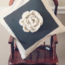 Pillowpalooza!! {Crochet Flower Handkerchief Pillow}