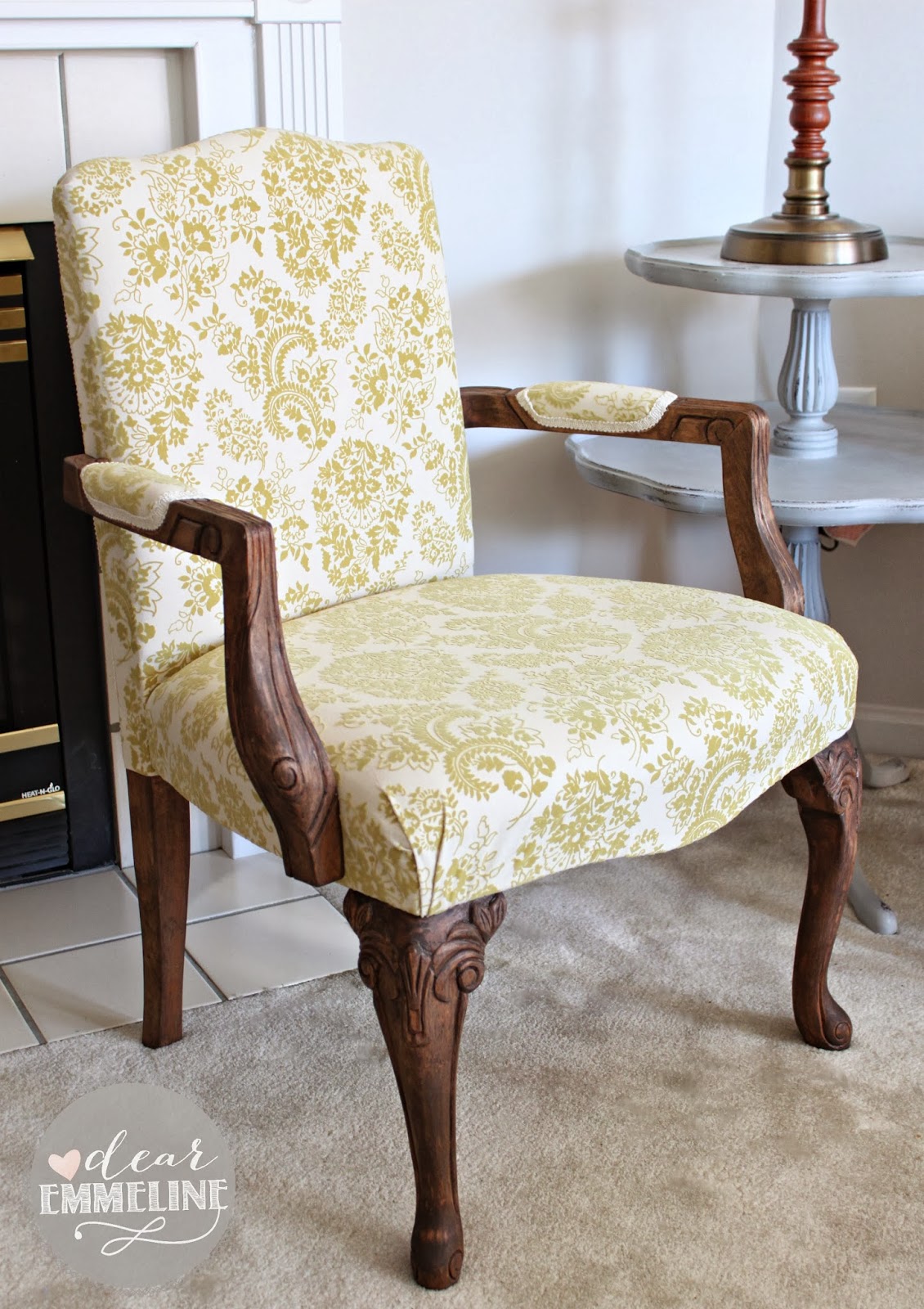 Cushioned arm chair discount