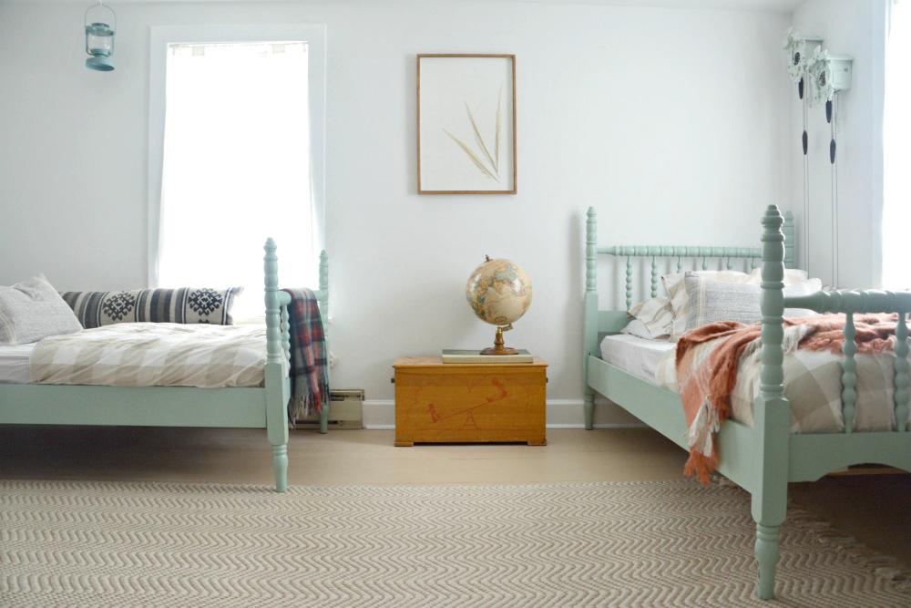 matching-mint-green-spindle-beds2.jpg