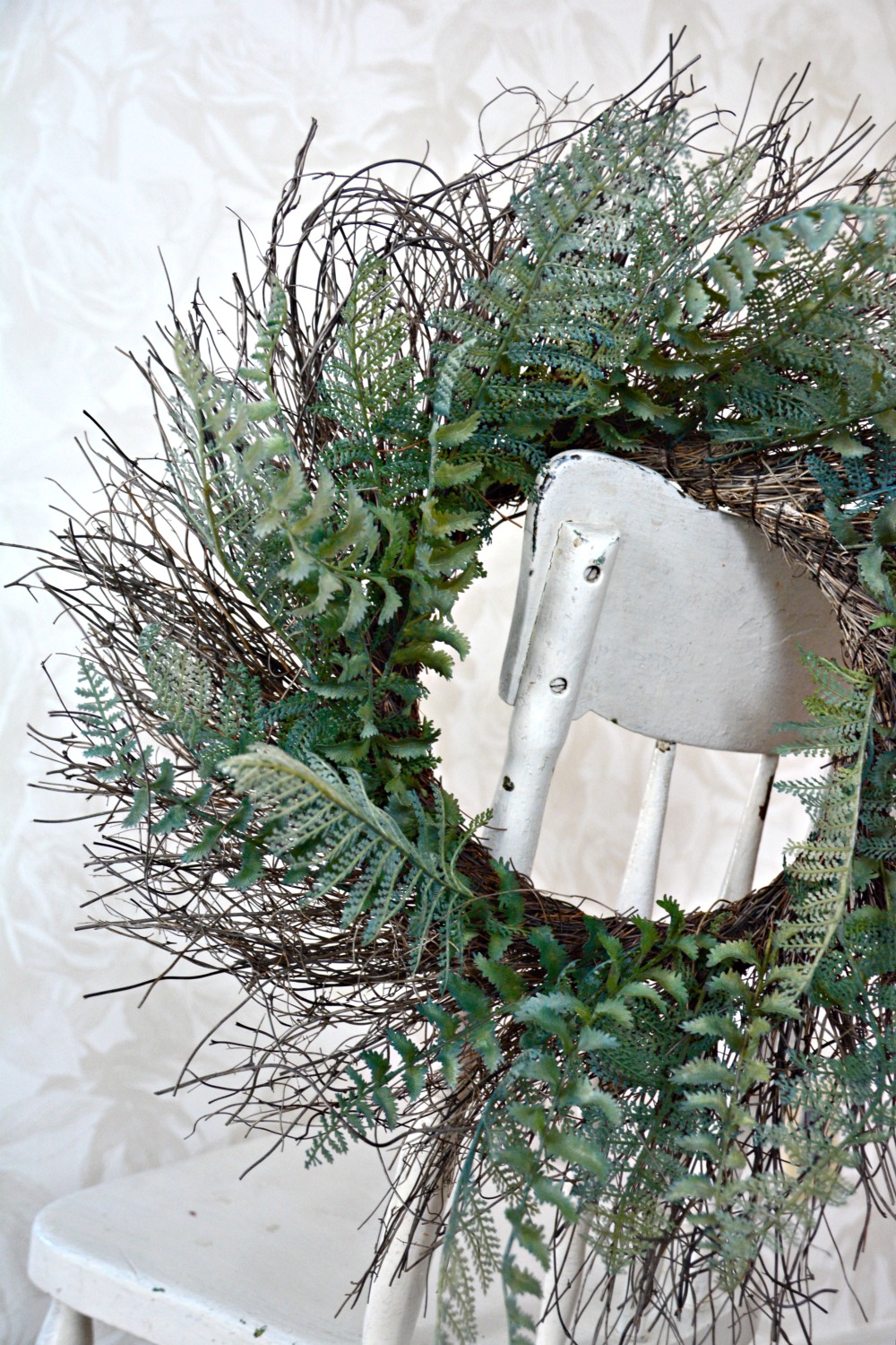 Refreshing a Tired Wreath – Frosty Winter Wreath DIY